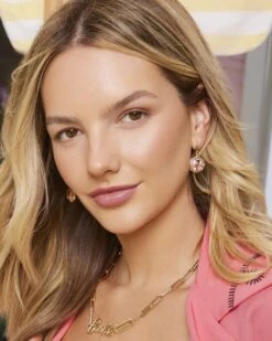 Barbie™ X Kendra Scott Gold Link And Chain Necklace In Pink Crystal -Jewelry Shop Kendra Scott Barbie Paperclip Chain Neckalce Pink Gold 02