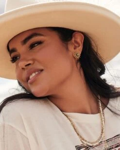 Dryden Vintage Gold Stud Earrings In Variegated Turquoise Magnesite -Jewelry Shop Kendra Scott Dryden Stud Earring Variegated Turquoise Magnesite Gold 01