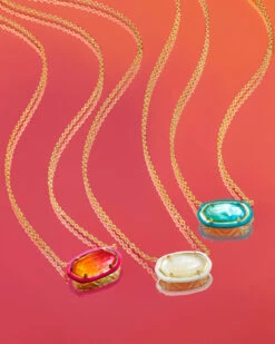 Elisa Gold Enamel Framed Short Pendant Necklace In Sunset Ombre Illusion -Jewelry Shop Kendra Scott Elisa Enamel Pendant Necklace Yellow Pink Gold 01