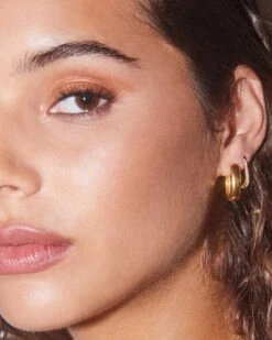 Ellen Luxe 18k Gold Vermeil Huggie Earrings In White Sapphire -Jewelry Shop Kendra Scott Ellen Lux Earrings Gold Vermeil 00