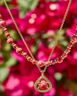 Jovie Gold Beaded Strand Necklace In Bronze Veined Red And Fuchsia Magnesite -Jewelry Shop Kendra Scott Jovie Beaded Strand Necklace Bronze Veined Red Fuschia Magnesite Gold 03