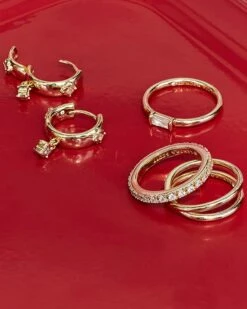 Juliette Gold Band Ring In White Crystal 9 Juliette Gold Band Ring In White Crystal -Jewelry Shop Kendra Scott Juliette Band Ring Gold 01