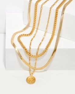 Dira Coin Necklace Layering Set In Gold