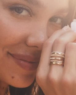 Posey 14k Yellow Gold Band Ring In White Diamonds -Jewelry Shop Kendra Scott Posey Band Ring Yellow Gold 01