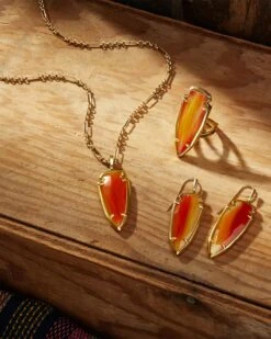 Skylar Vintage Gold Small Long Pendant In Orange Banded Agate -Jewelry Shop Kendra Scott Skylar Small Long Pendant Necklace Orange Banded Agate Vintage Gold 00
