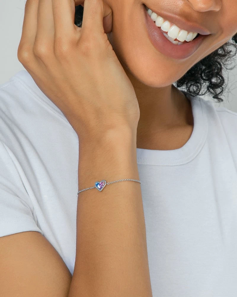 Ari Heart Silver Chain Bracelet In Ivory Mother-of-Pearl 4 Ari Heart Silver Chain Bracelet In Ivory Mother-of-Pearl - Image 2