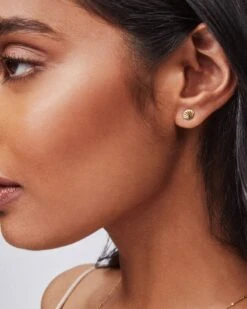 Shell Single Stud Earring In 18k Yellow Gold Vermeil -Jewelry Shop kendra scott shell single stud earring 18k gold vermeil